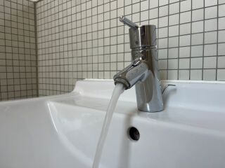 Regelmäßige Wasserentnahme unterstützt einen hygienisch einwandfreien Betrieb der Trinkwasserinstallation.