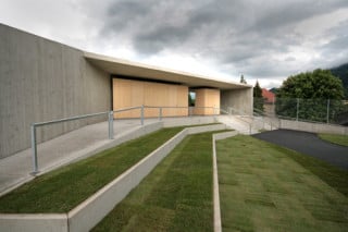 Zugang Freischwimmbad in Jenbach/A
