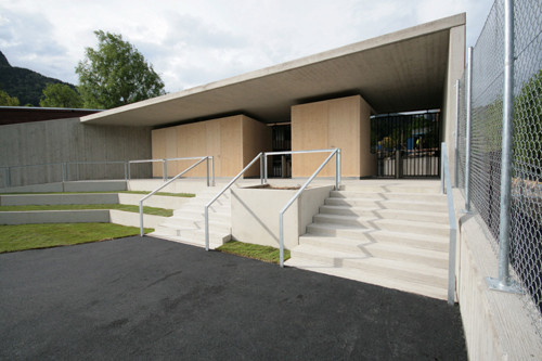 Zugang Freischwimmbad in Jenbach/A