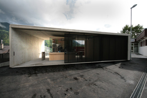 Zugang Freischwimmbad in Jenbach/A