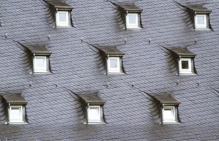 Traditionelle Schiefereindeckung im Steildach: Kloster Paradies in Soest