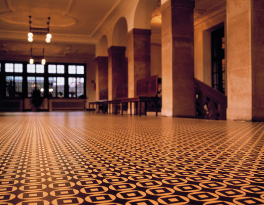 Linoleum im Bremer Rathaus, Remake eines von Peter Behrens entworfenen Dessins von 1913